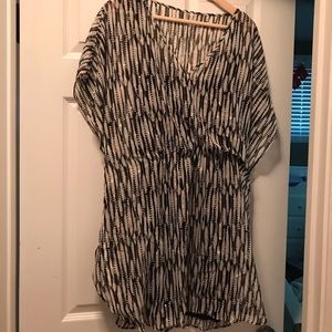 Short Express Dress- Gold, White & Black